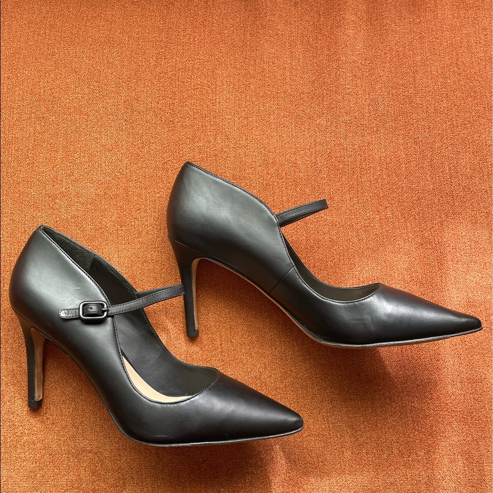 Via Spiga black leather heels.